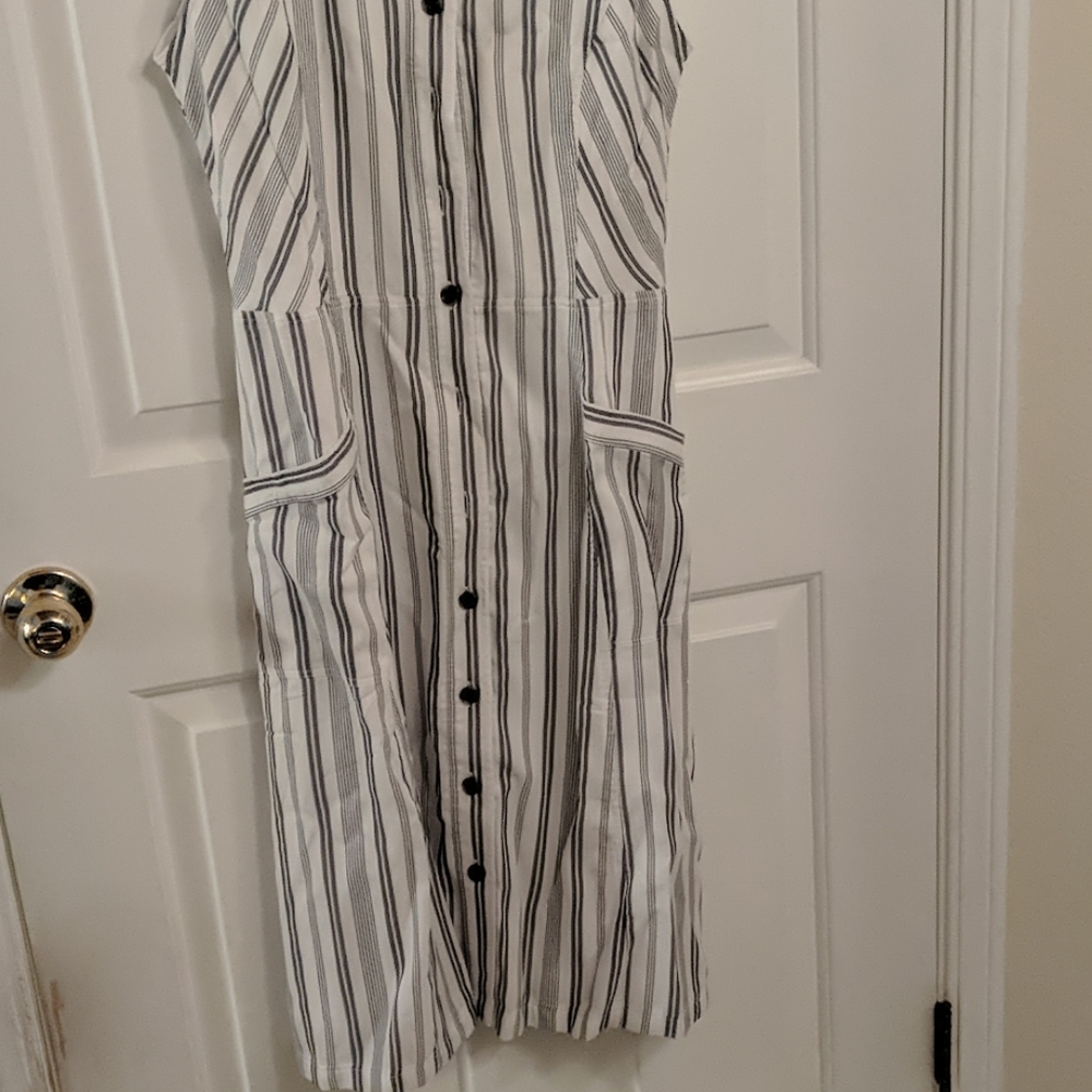 Dress - Picture 2 of 2